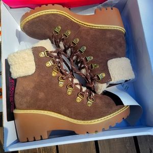 Hey girl brown boots by corkys